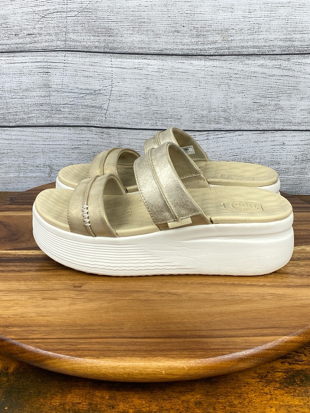 Hey Dude Austin Slide Classic Champagne Metallic Platform Sandal Women’s Size 9